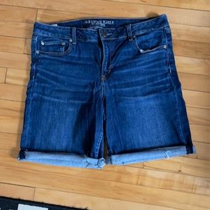 American Eagle skinny Bermuda Jean shorts